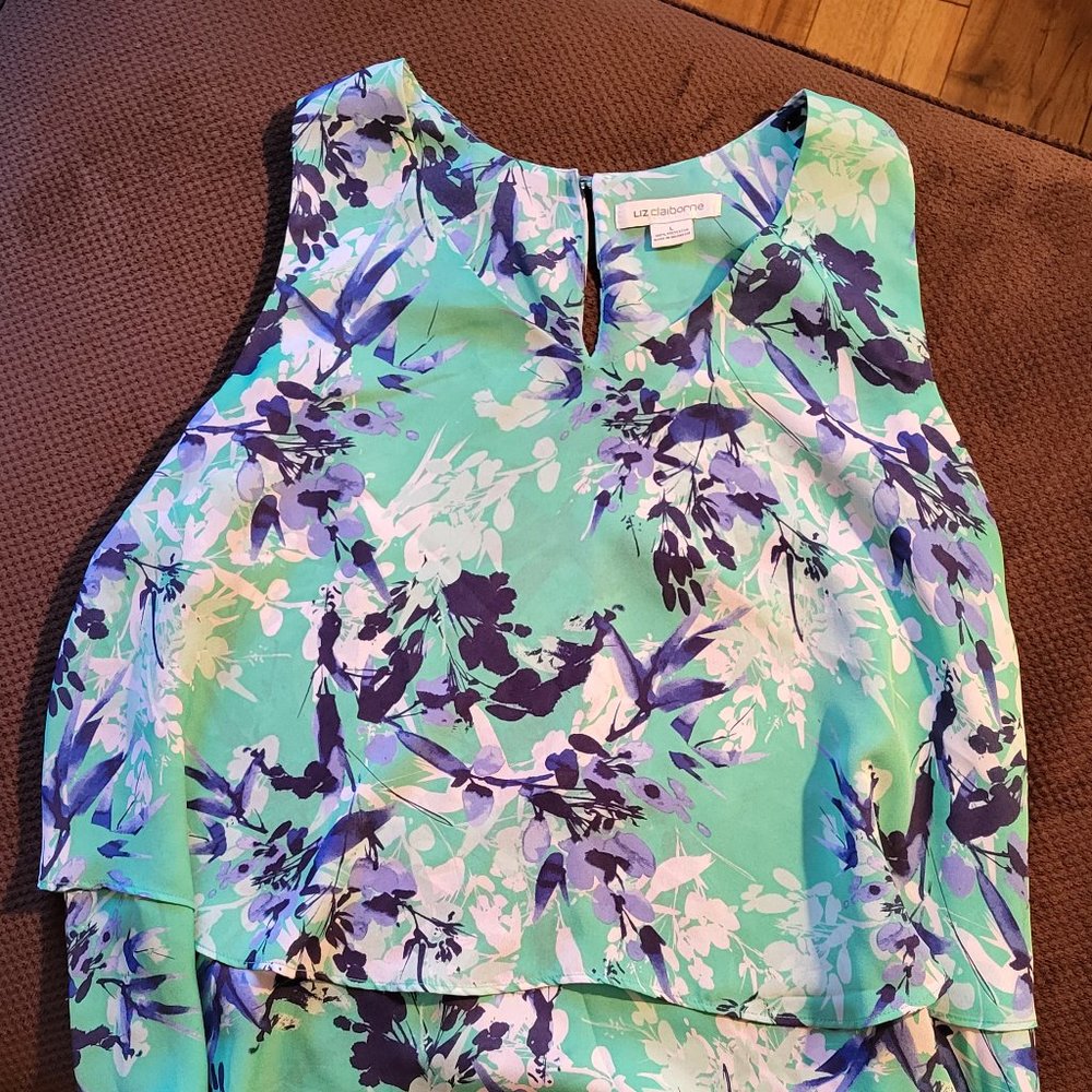 Sleeveless shirt